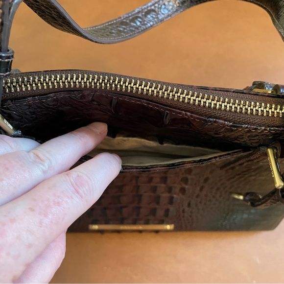 Brahmin EUC zipper top tote bag alligator texture in rich browns and black - Picture 5 of 14